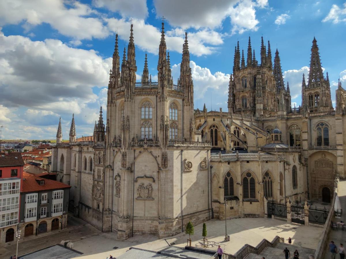 Una MIRADA A LA CATEDRAL-Apartamentos Burgos Catedral Exterior foto